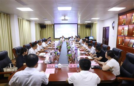 广西尊龙凯时集团控股公司到公司座谈交流